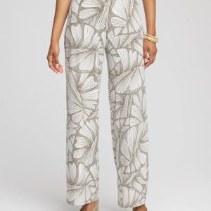 Travelers™ Abstract Leaf Print Knit Wide-Leg Pants