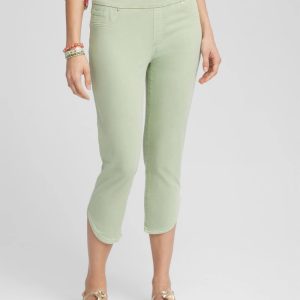 Pull-On Dolphin-Hemmed Capri Jeans